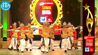 Malaysian Tradition - Amazing Dance Performance @ SIIMA 2014 Awards