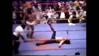 (1986 02 28) EMLL - Sangre Chicana vs Perro Aguayo - Hair vs Hair