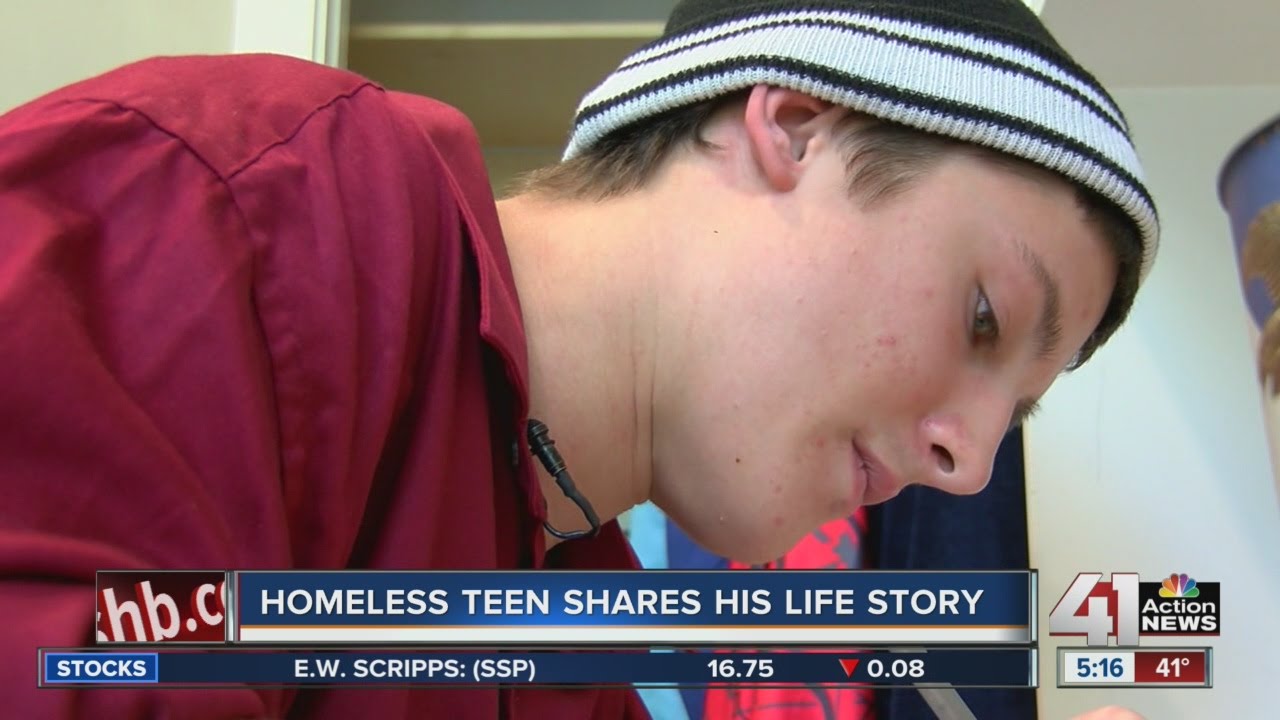High school volunteers help KC's homeless youth - YouTube