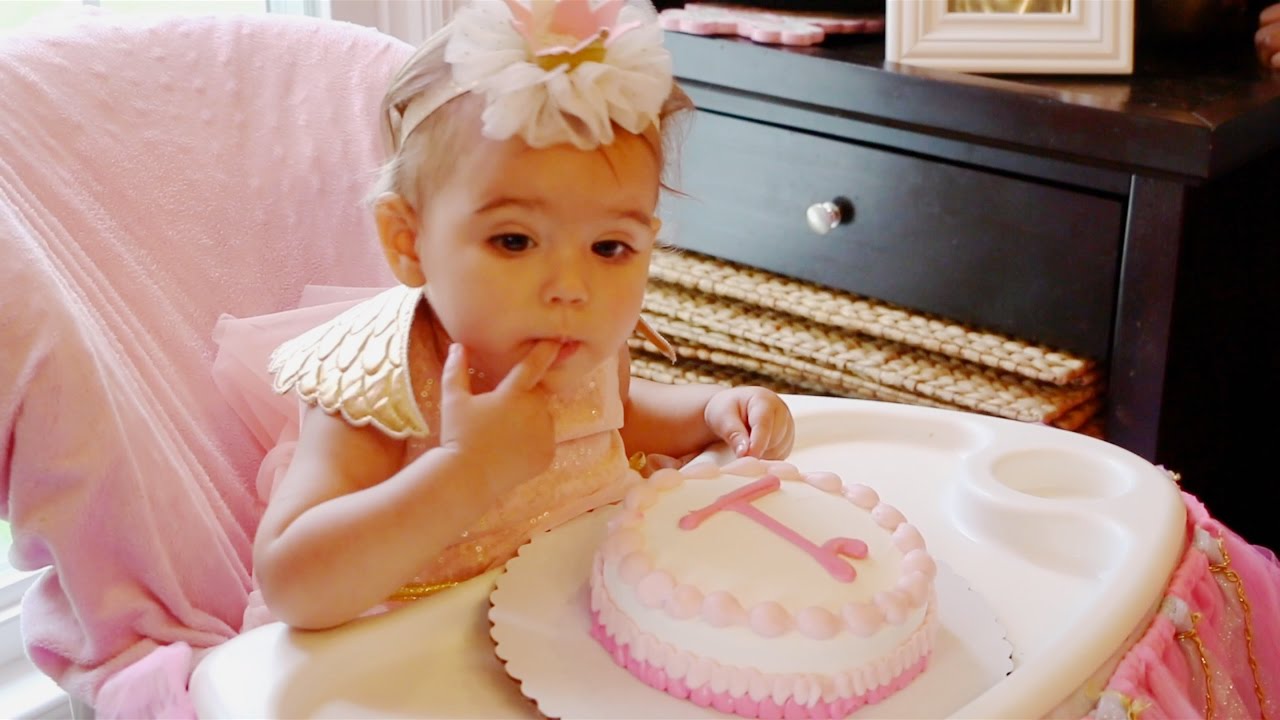 BABY'S FIRST BIRTHDAY CAKE TASTE TEST 🎂 YouTube