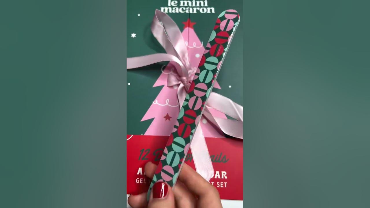 Le Mini Macaron 12 Days of Nails Advent Calendar Unboxing. Full Reveal