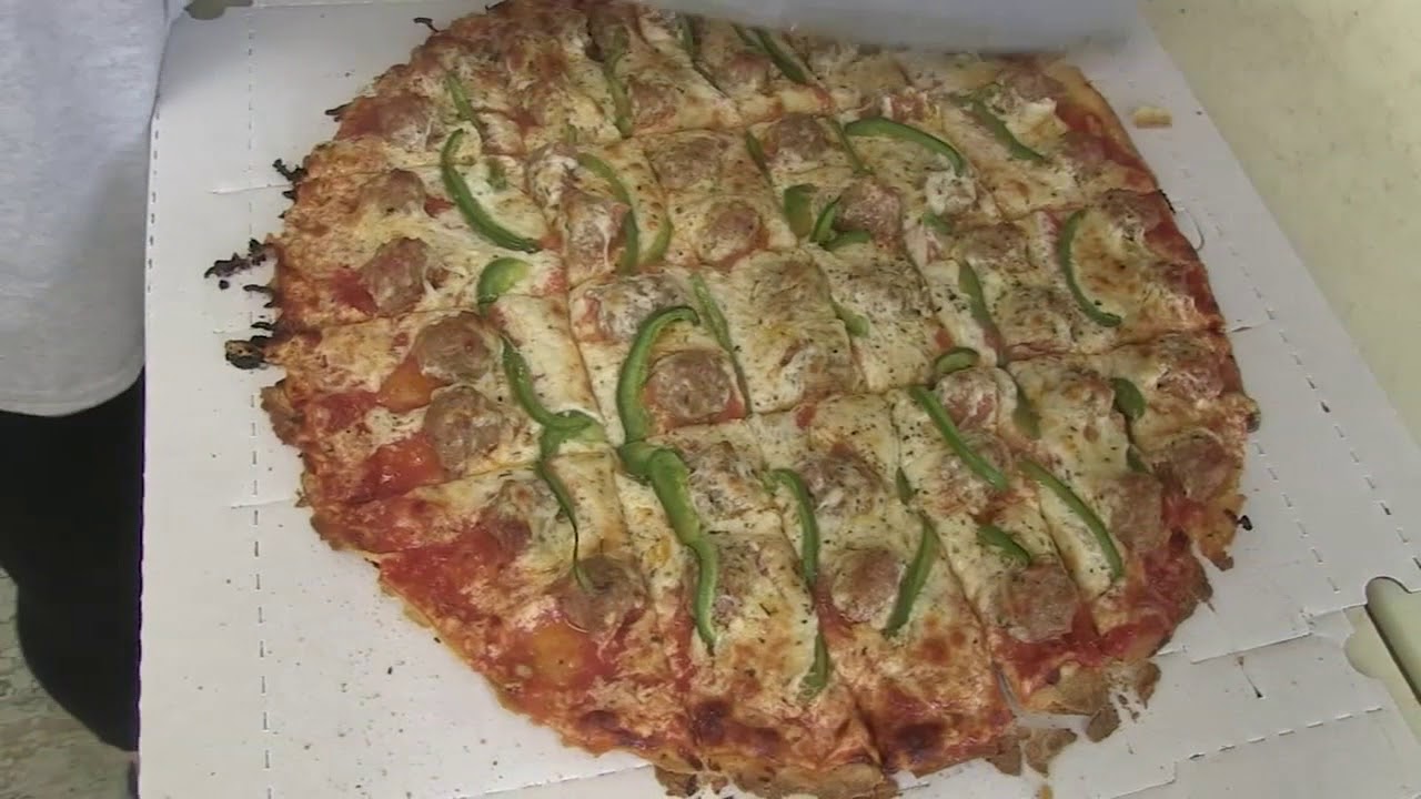 Hungry Hound Top 3 Suburban Pizza Spots Youtube