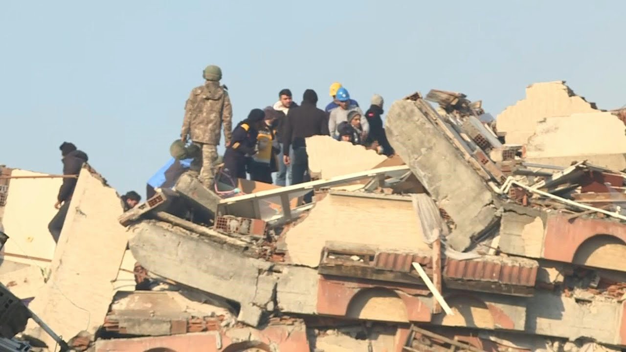 Turkey Rescuers search rubble after deadly earthquake in Antalya AFP