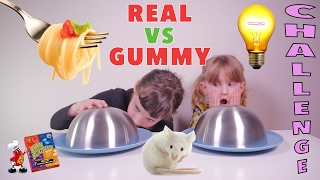 REAL VS GUMMY FOOD CHALLENGE • Trucs réels VS Bonbons - Studio Bubble Tea