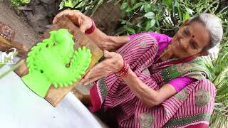 4 インド老女はお菓子を作る