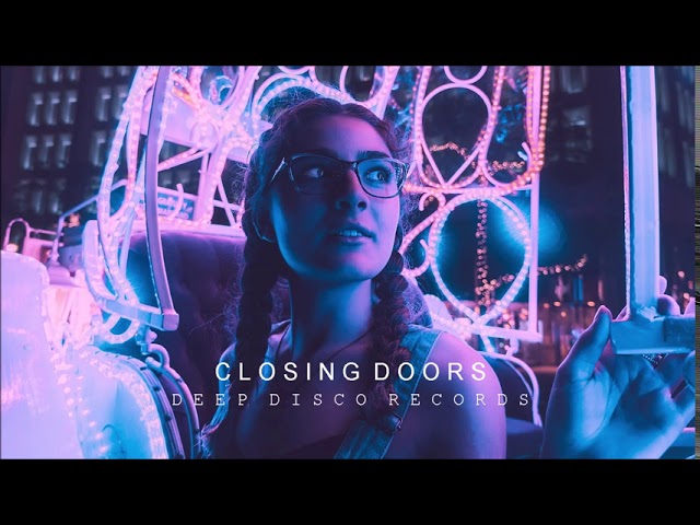 Housenick  - Closing Doors (Original Mix)