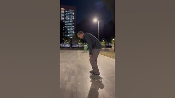 Nollie varial heelflip