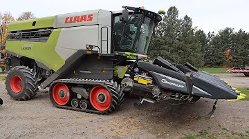 Kolik stojí kombajn Claas 7400?