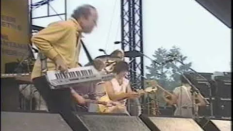 Jeff Beck w/ Jan Hammer - Freeway Jam (Live In Jap...