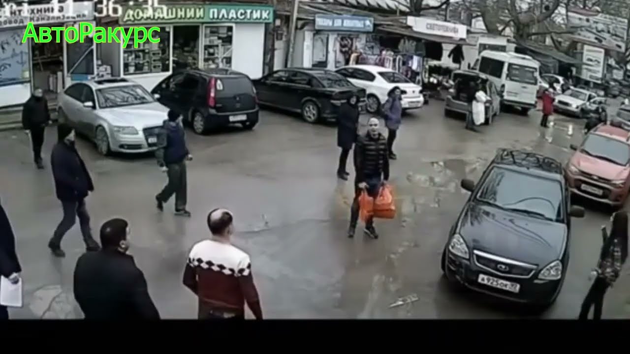 Что делать, если заклинило педаль газа на скорости