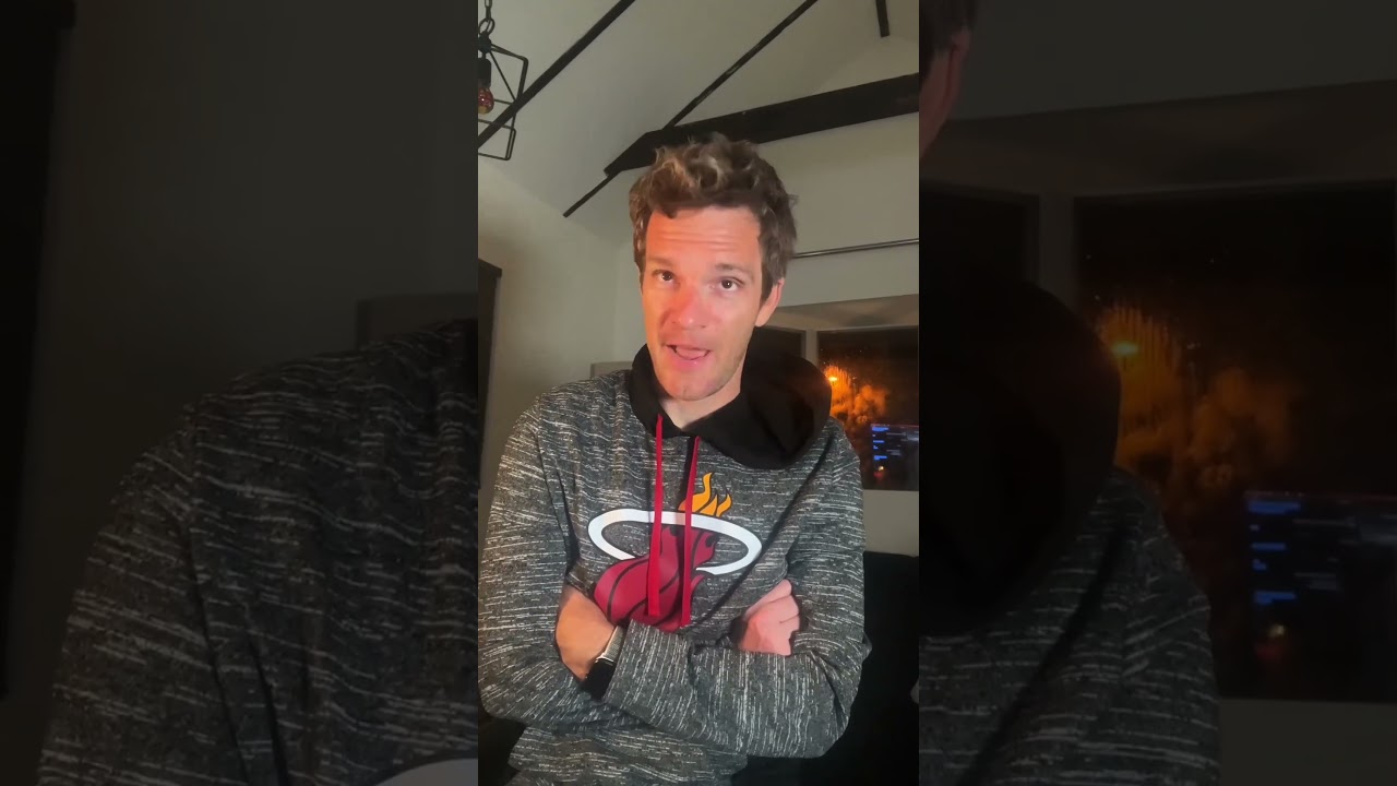 Guarda You NEED to Fix Your Room #shorts su YouTube Guarda You NEED to Fix Your Room #shorts su YouTube