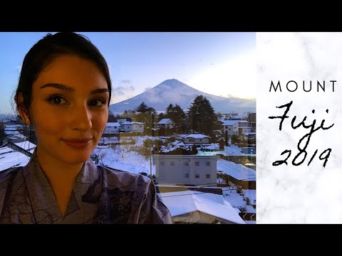 My experience staying in a traditional Japanese ryokan near Mount Fuji!