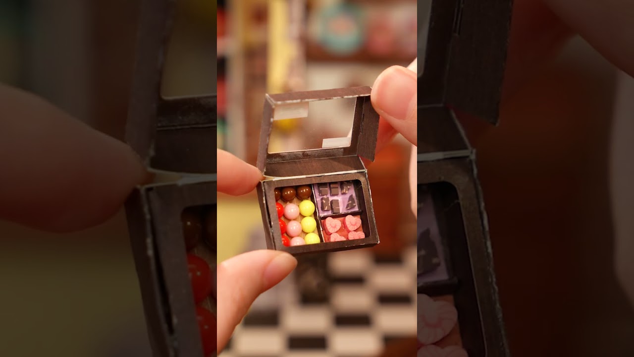 Rolife Henry's Chocolate DIY Miniature House DG174 | Robotime