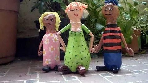 Como montar um boneco feito de garrafa pet?