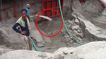 Massive River Sand Unloading Operation: The Power of High-Pressure Water Pumping