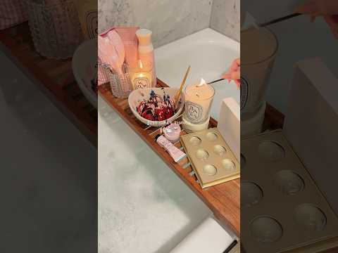 🍸🛁It’s Friday! #asmr #selfcare #cozy #aesthetic #nightroutine #bathtime #skincare #cleangirl #fyp