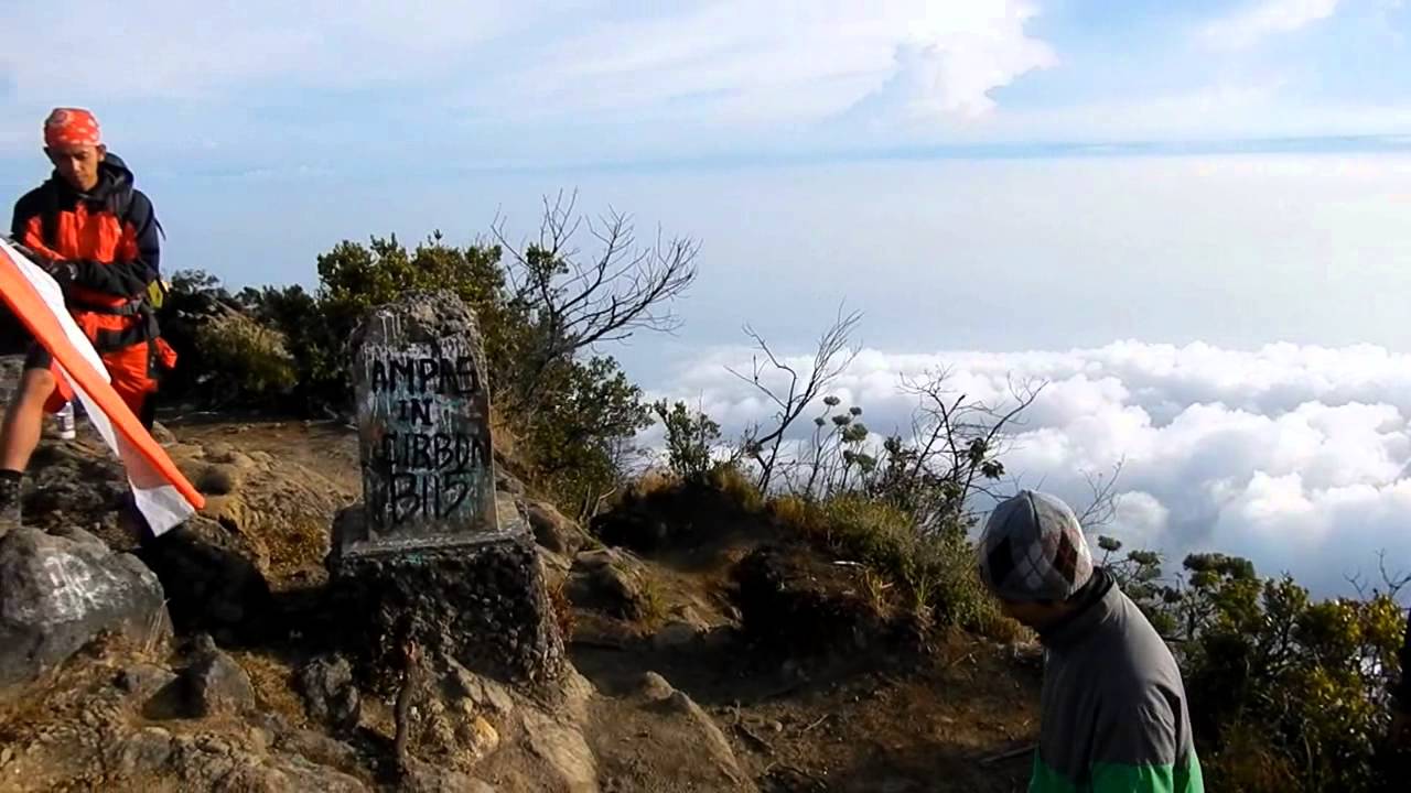 Pendakian Gn Ciremai - YouTube
