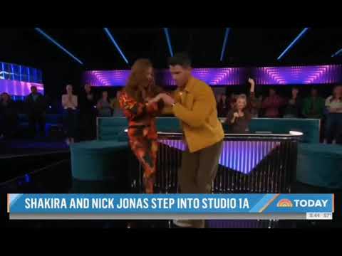 Shakira dancing 'Chantaje' with Nick Jonas