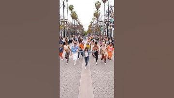 “Le Freak” Flash Bob with @bobsdanceshop 🪩✨