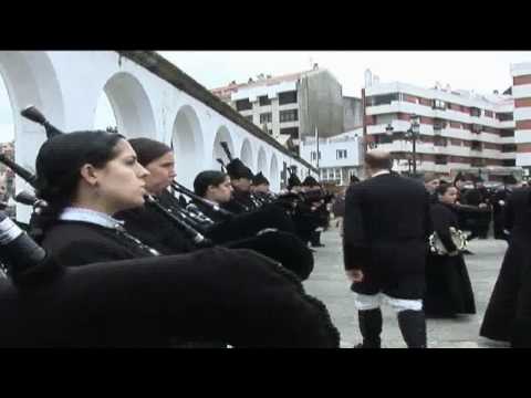 La Real Villa de Baiona goza de un protagonismo HistÃ³rico por ser el primer puerto del Viejo Continente, que conociÃ³ y anunciÃ³ el Encuentro con el Nuevo Mundo, se produjo este hecho un viernes 1Âº de marzo de 1493 cuando la Pinta al mando de MartÃ­n Alonso PinzÃ³n desembarco en el puerto de esta Real Villa. Todos los aÃ±os se celebra la conmemoraciÃ³n de este dÃ­a con la llamada FESTA DA ARRIBADA siendo este aÃ±o el 517 aniversario.Felicidades a todo el pueblo de esta Villa.