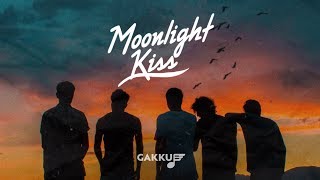 Video thumbnail of "Moonlight - Kiss"