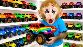 Singe BonBon devient un Superheroes et découvre des œufs surprises contenant d'innombrables jouets