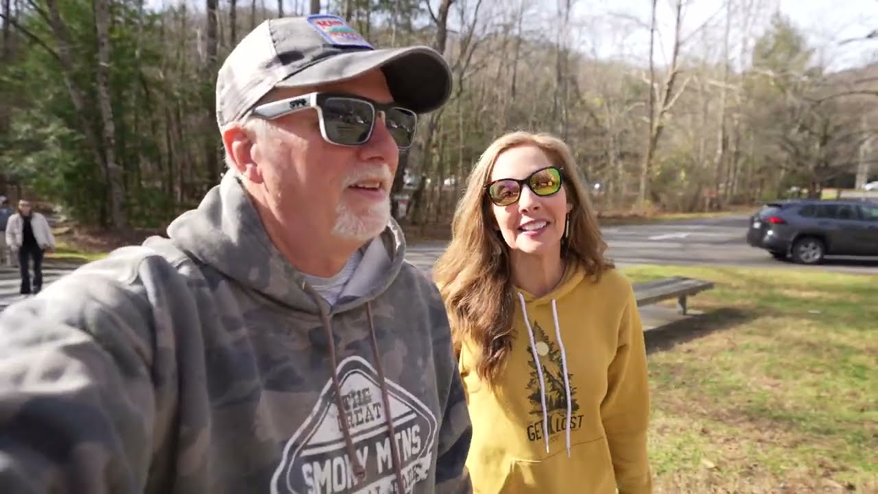 Road Trip Adventure Great Smoky Mtns. | Sugarlands Visitor Center | (feat. the late Big T the pug)