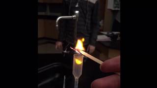 Igniting Hydrogen Bubbles