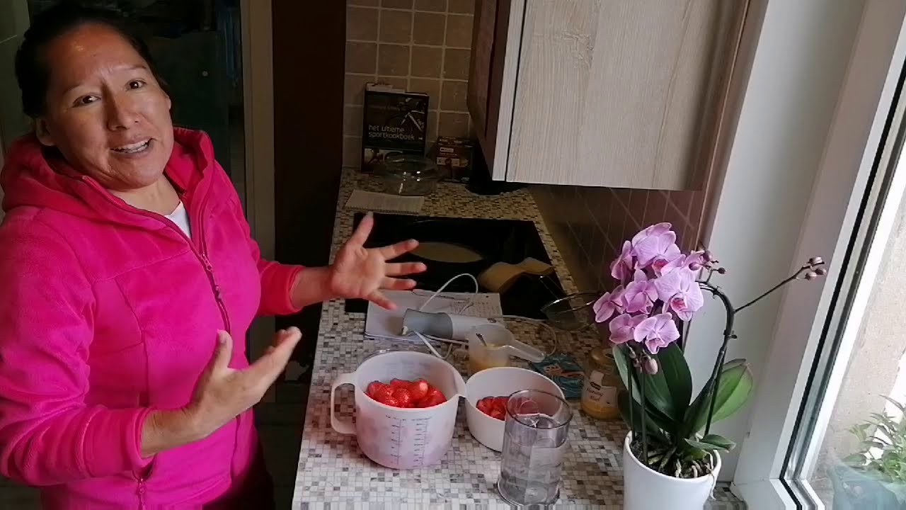 Torta helada de fresa natural con miel 😋👍fácil y muy rico! - YouTube