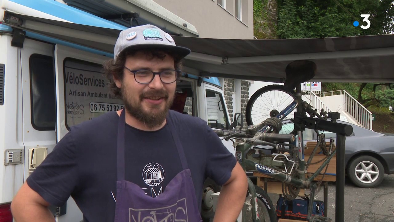 Portrait d'un vélociste corrézien ambulant : son activité repart sur les chapeaux de roues