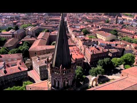 Sur les ailes d'un ange : La basilique Saint-Sernin vue du Ciel !