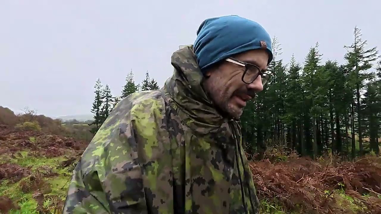 Тестирование дождевого пончо Varusteleka L6 в лесу || Реальное использование в условиях бушкрафта...