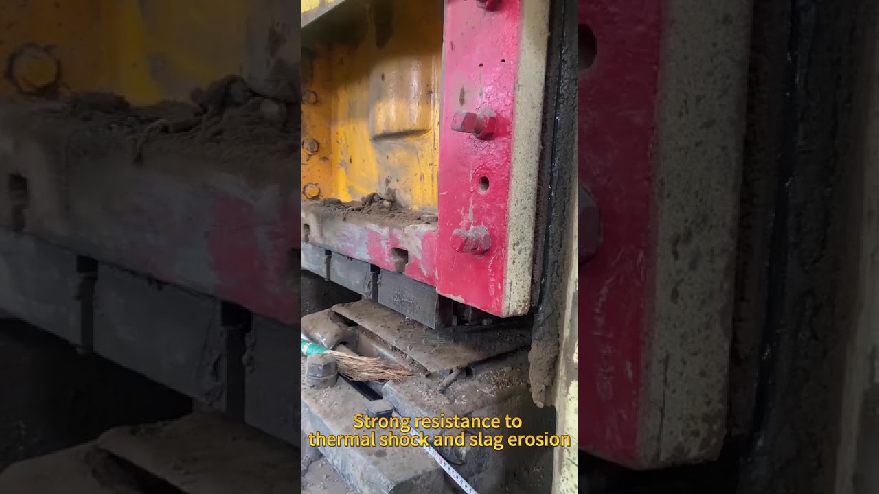 High alumina brick is a refractory material made of high alumina bauxite as the main raw material.