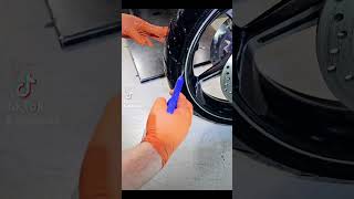 Tech Tip: leaking air from the tire hack