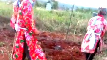 Lễ múa rùa hạ huyệt của người dân tộc dao đỏ