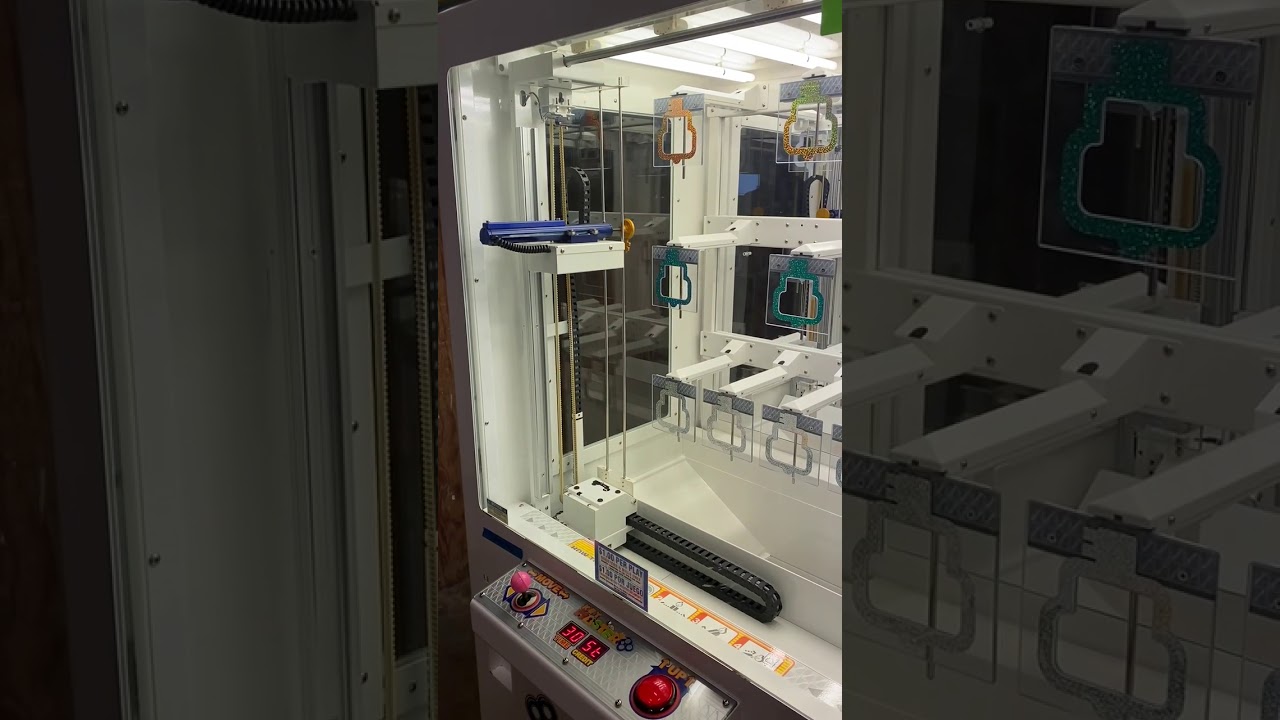 Key Master Prize Merchandiser Game, Coin Operated