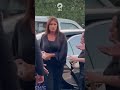 العوضي يوصل ياسمين عبدالعزيز لسيارتها بعد عزاء منتجي سينرجي العوضي يوصل ياسمين عبدالعزيز لسيارتها بعد عزاء منتجي سينرجي
