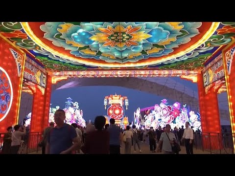 جشنواره ماه فانوس های رنگارنگ آسمان پکن را چراغانی کردند