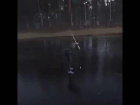 Playing golf on ice, Not a good idea