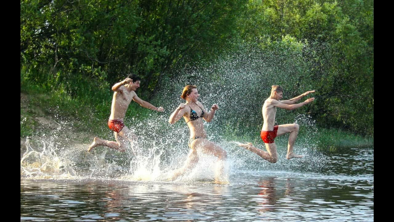 Купание. Купание на речке. Купаемся на речке. Купаться летом. Летом на речке.