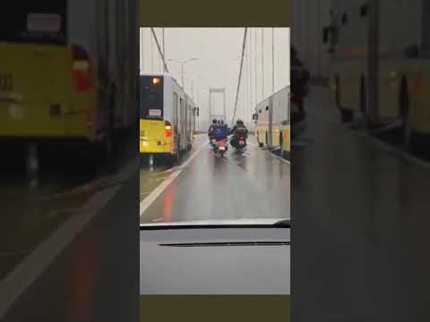 Otobüsler motorları fırtınadan koruyor #istanbul