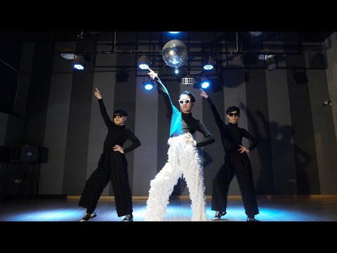 The Fame Rabbit Lan 兔子老师Waacking编舞 《眉飞色舞》郑秀文