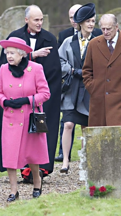 What happened to Queen Elizabeth's outfits