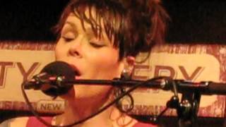 BETH HART -- &quot;EVERYTHING MUST CHANGE&quot;