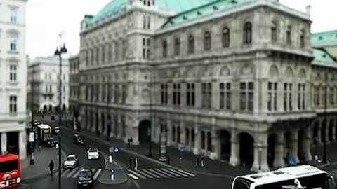 Video Postcard from Vienna -- Tiltshift Effect.avi
