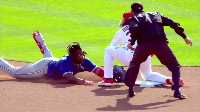 Vladimir Guerrero Jr. fulfils defensive potential by winning Gold Glove at  first base