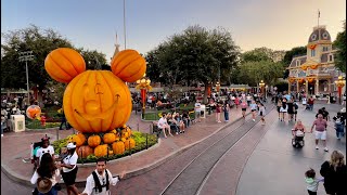 Take a round-trip #HalloweenTime ride down Main Street, U.S.A. aboard the #Disneyland Omnibus (4K)