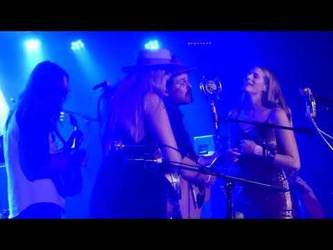 Shook Twins with Gregory Alan Isakov 8/2/18 Suitcase Full Of Sparks