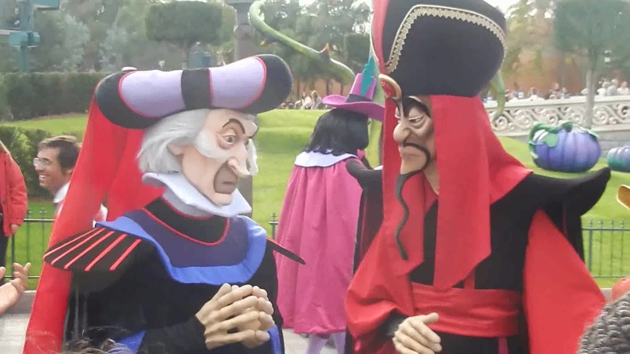 Disneyland Paris - Festival d'Halloween 2019 - 'Les Méchants Disney vous envoûtent !' ! [HD]