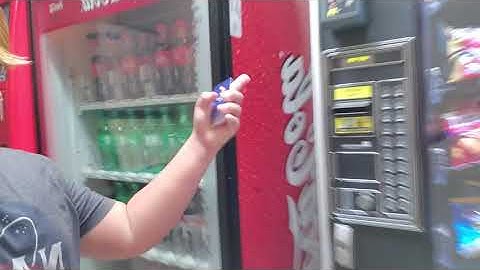 HOW TO GET FREE SNACKS OUT OF ANY VENDING MACHINE!!!